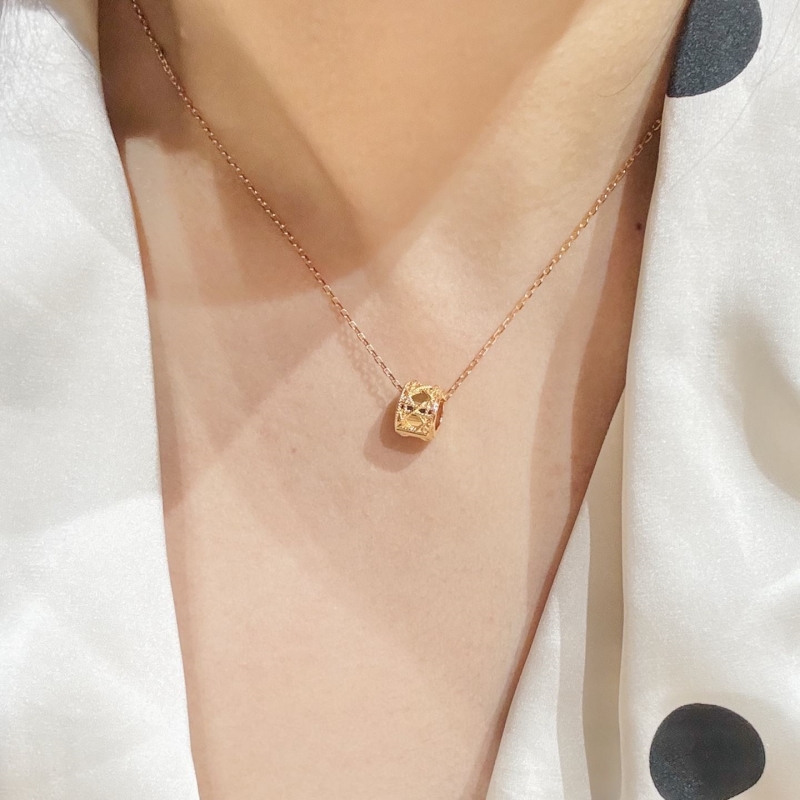 chr1st1an D10r necklaces